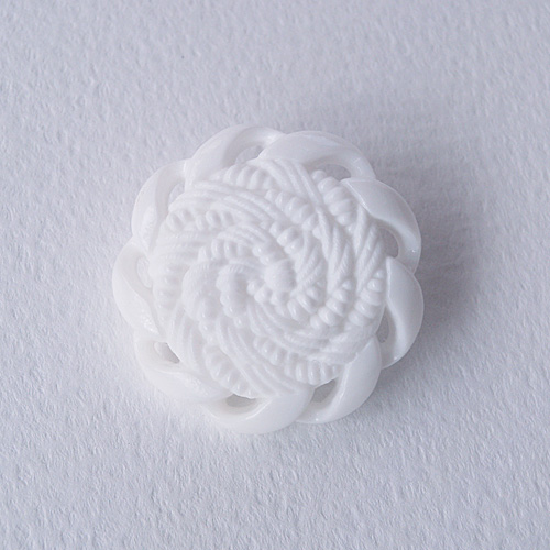 彫刻ボタンcol.01(白色) (13/15/24mm) ※無くなり次第終了