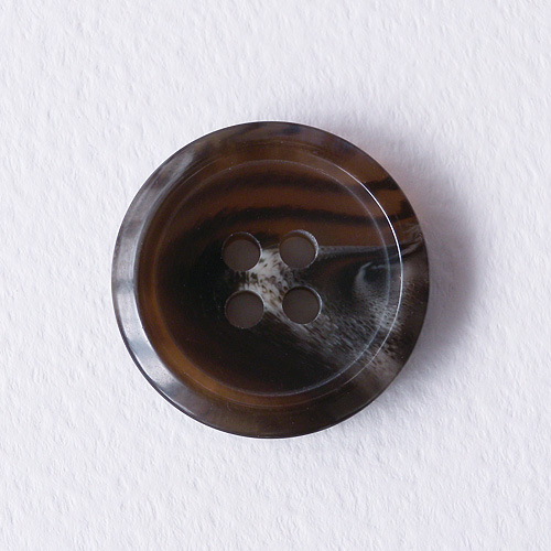 水牛調ボタンcol.47 (18mm)