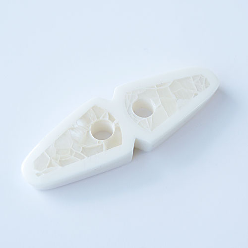 貝ボタンcol.01(白色)(25×9/3:2.5,30×10/4.5:3,40×13厚み5穴:4)