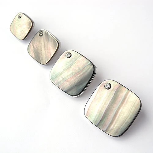 貝ボタンcol.09(黒色)xシルバー (13mm)