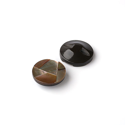 貝ボタン col.47(茶色)　(18mm)