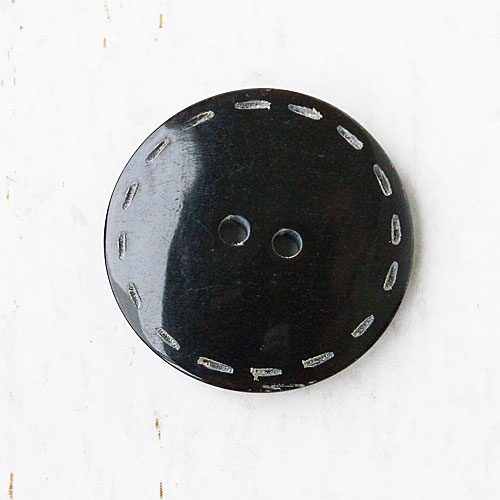 本水牛ボタンcol.09(黒色)　(18/21/25mm)