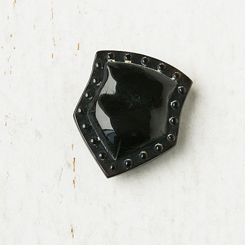 本水牛ボタン(焦茶色)　(約20x17mm)